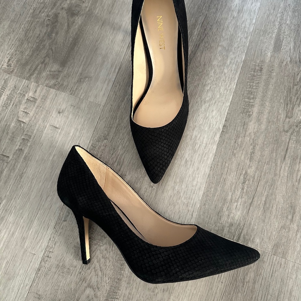 Nine West Black Textured Pumps